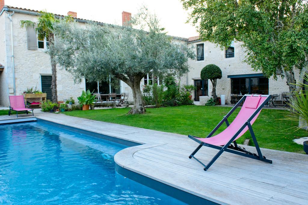Un Banc au Soleil Bed & Breakfast Marsilly  Exterior foto